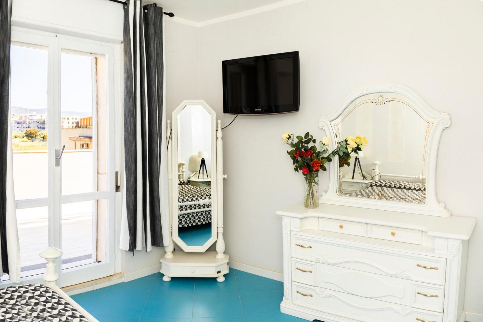 Lovealghero Stanze In Attico Vista Mare Екстер'єр фото